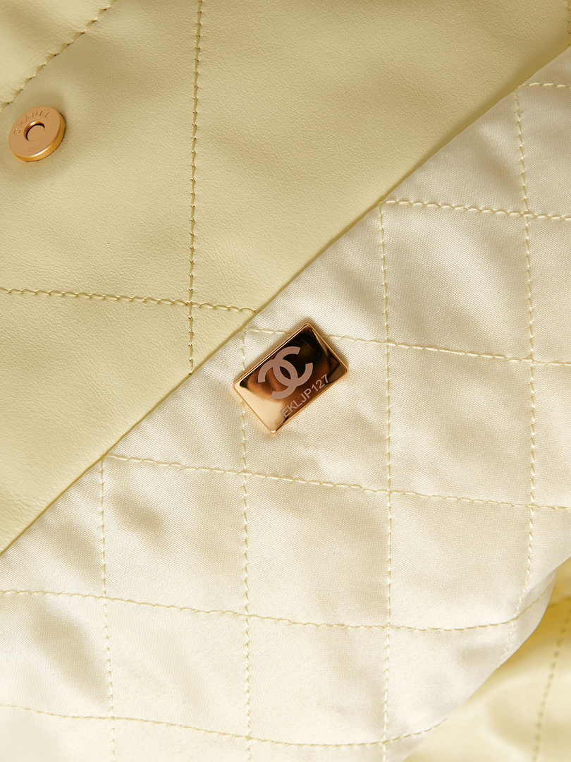 Chanel 22 Handbag AS3261 Calfskin Light Yellow