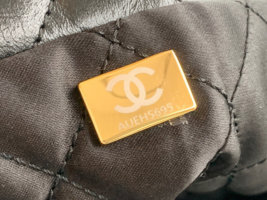 Chanel 22 Large Handbag AS3262 Shiny Calfskin Gold-Tone Metal Black