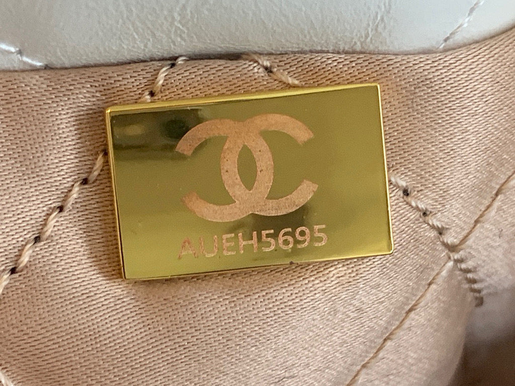 Chanel 22 Large Handbag AS3262 Shiny Calfskin Gold-Tone Metal White