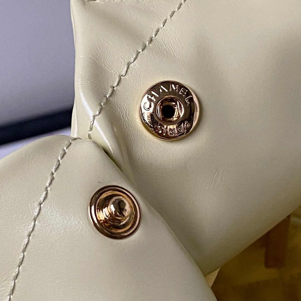 Chanel 22 Handbag AS4486 Calfskin In Yellow