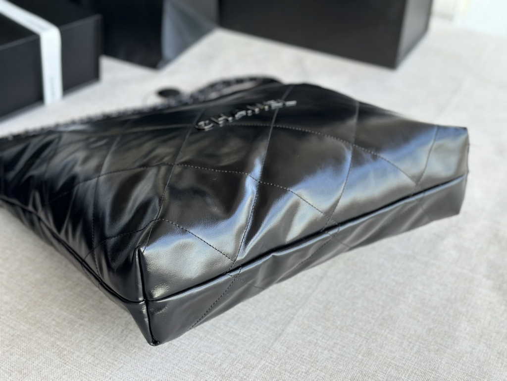 Chanel 22 Large Handbag AS3262 Shiny Calfskin Black-Tone Metal