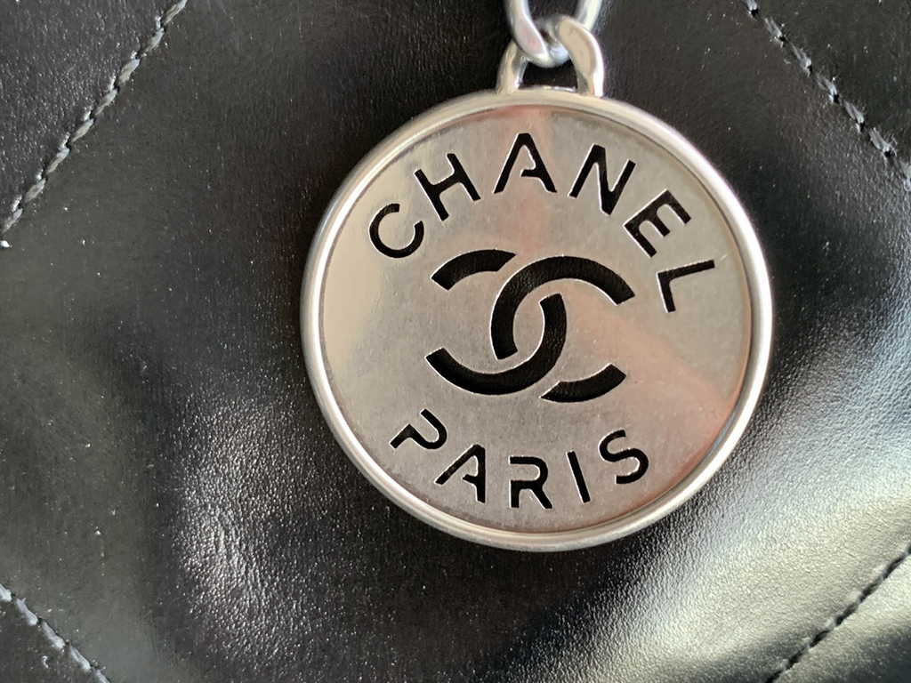 Chanel 22 Large Handbag AS3262 Shiny Calfskin Silver-Tone Metal