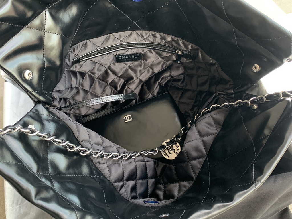 Chanel 22 Large Handbag AS3262 Shiny Calfskin Silver-Tone Metal
