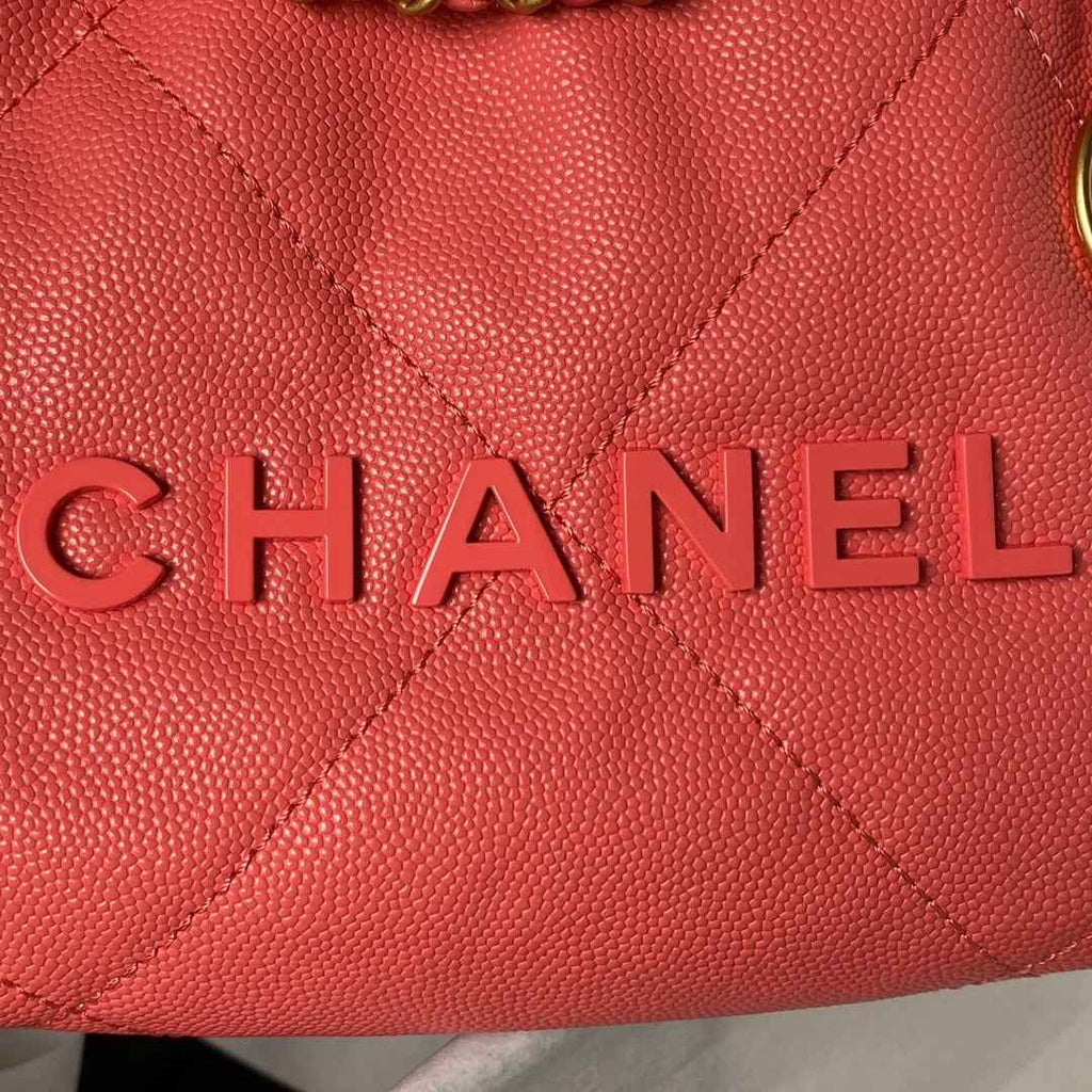 Chanel 22 Mini bag AS3980 Shiny Grained Calfskin Gold-Tone Red
