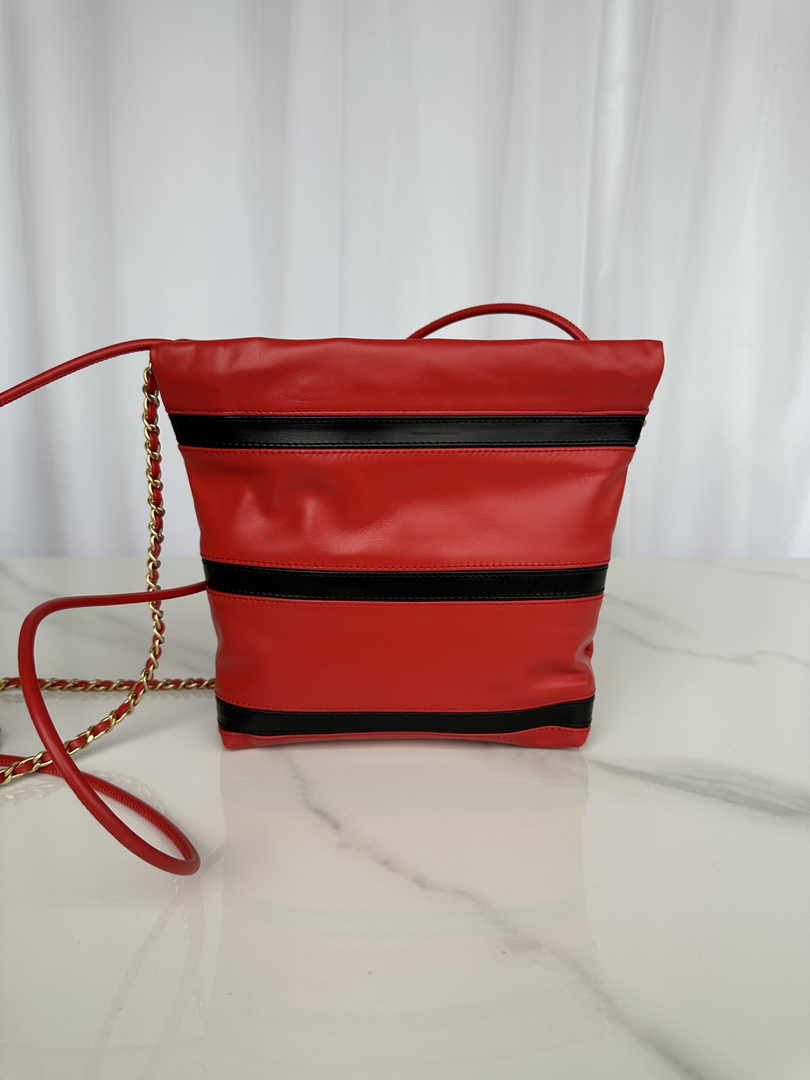 Chanel 22 Mini bag AS3980 Red Black Shiny Calfskin