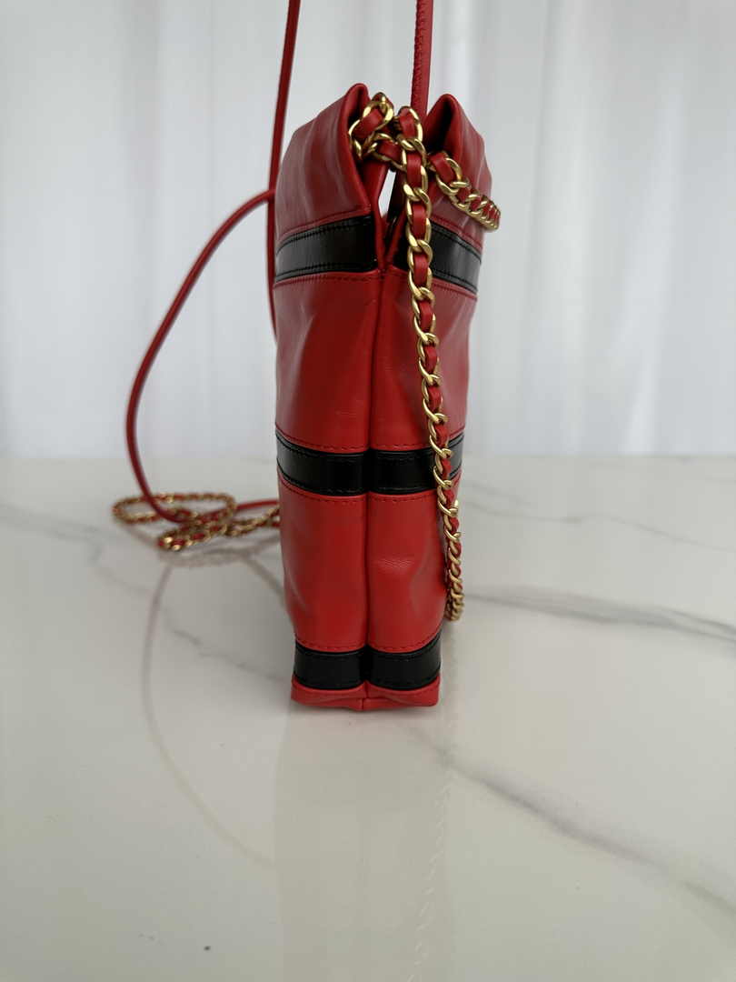 Chanel 22 Mini bag AS3980 Red Black Shiny Calfskin