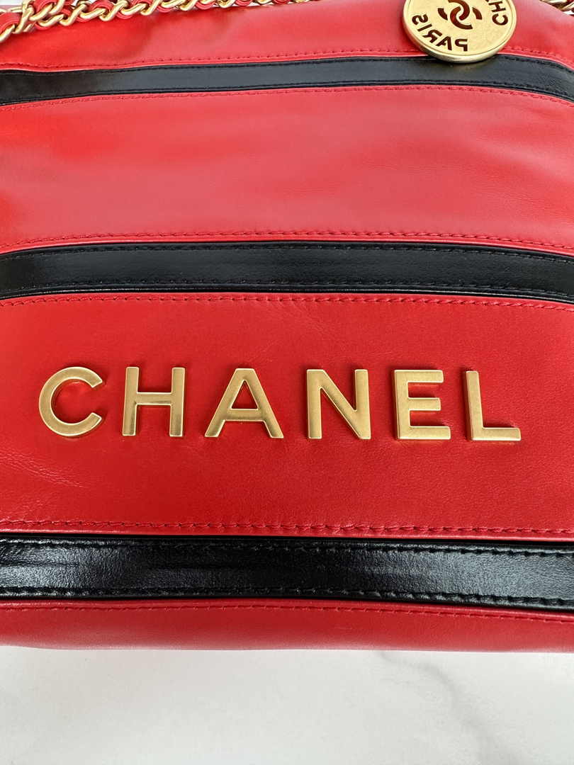 Chanel 22 Mini bag AS3980 Red Black Shiny Calfskin
