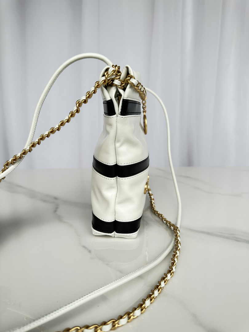 Chanel 22 Mini bag AS3980 Black White Shiny Calfskin