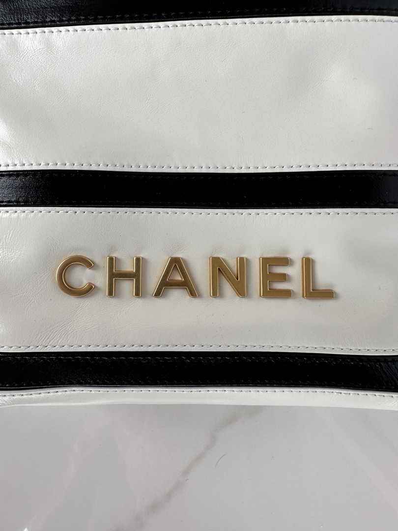 Chanel 22 Mini bag AS3980 Black White Shiny Calfskin