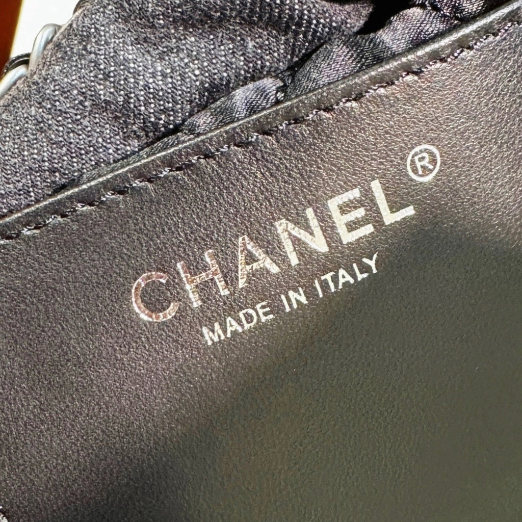 Chanel 22 Mini bag AS3980 Blue Stitched Denim Silver-Tone