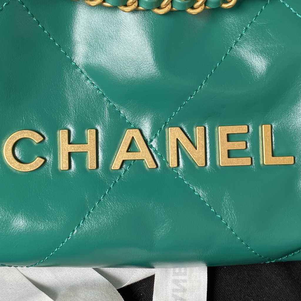 Chanel 22 Mini Handbag AS3980 Shiny Calfskin Gold-Tone Metal Green