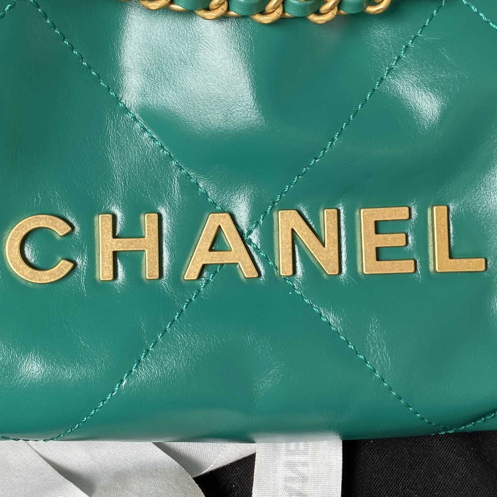 Chanel 22 Mini Handbag AS3980 Shiny Calfskin Gold-Tone Metal Green