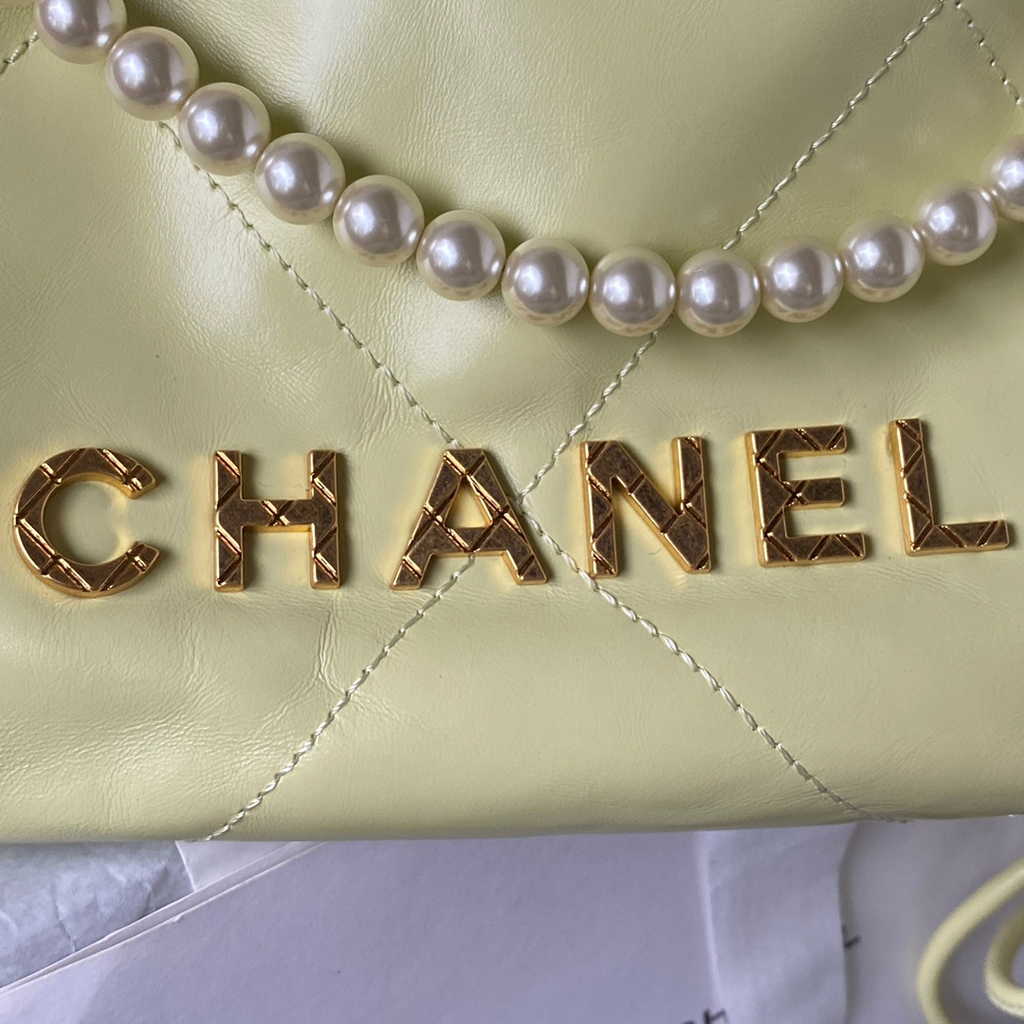 Chanel 22 Mini bag AS3980 Shiny Calfskin & Gold-Tone Metal Yellow