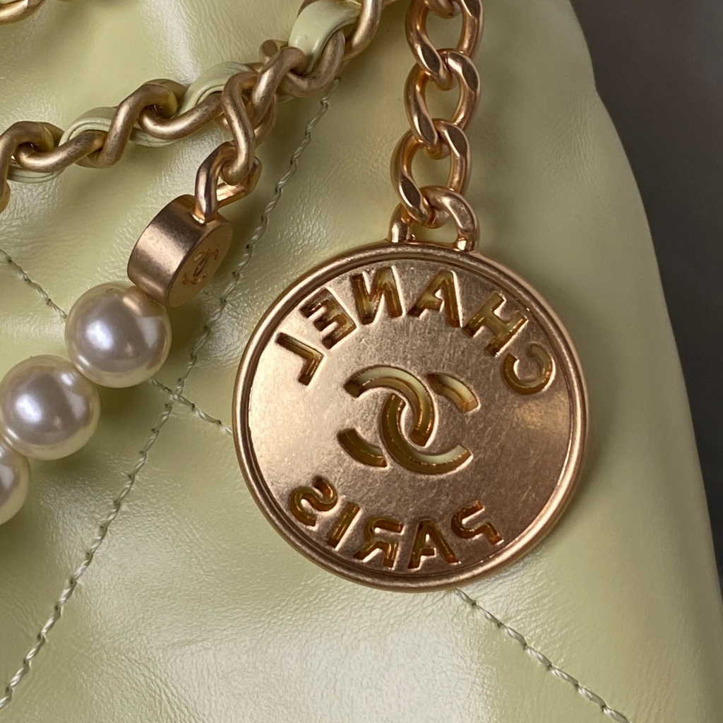 Chanel 22 Mini bag AS3980 Shiny Calfskin & Gold-Tone Metal Yellow