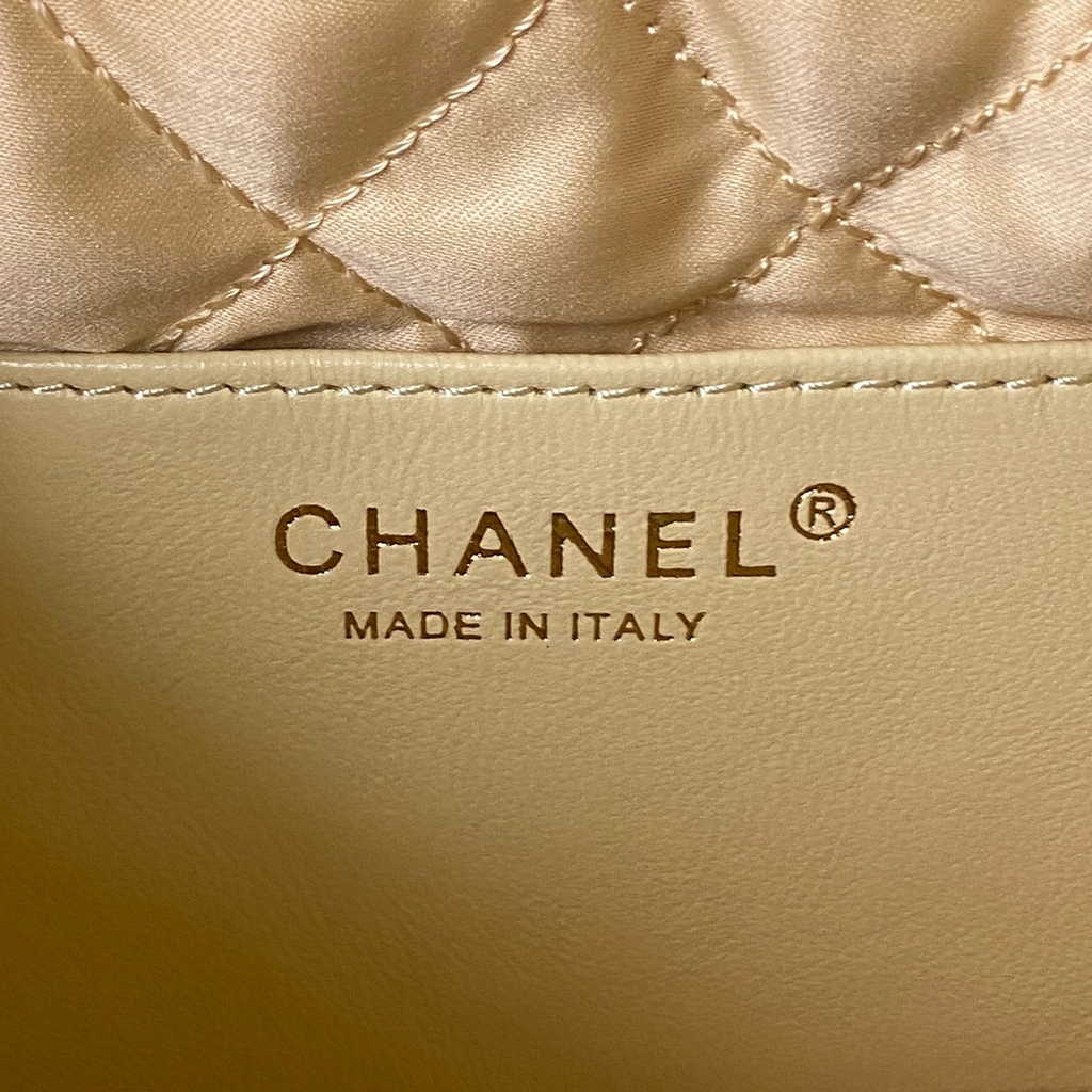 Chanel 22 Mini bag AS3980 Shiny Calfskin & Gold-Tone Metal Yellow