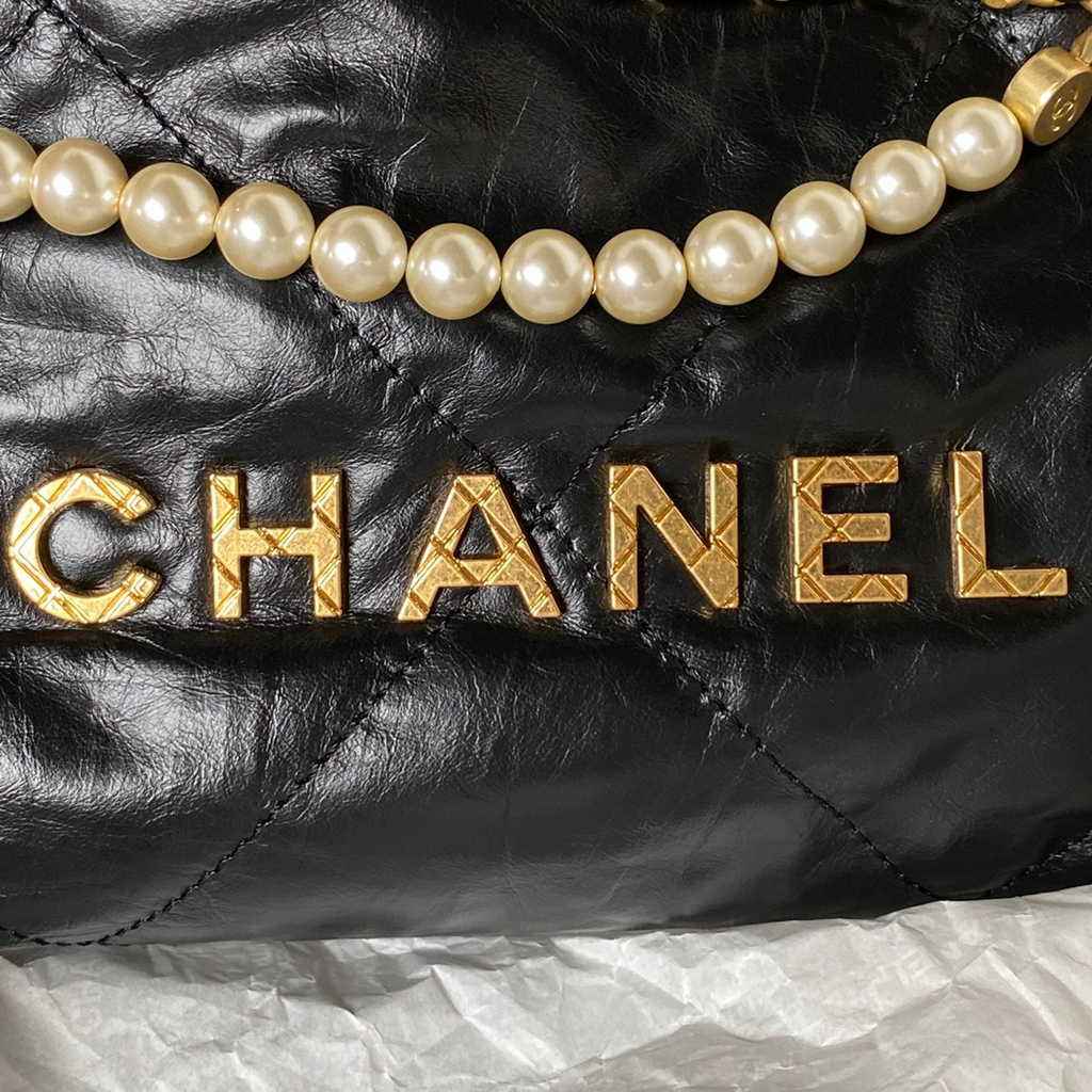 Chanel 22 Mini bag AS3980 Shiny Crumpled Calfskin & Gold-Tone Metal Black