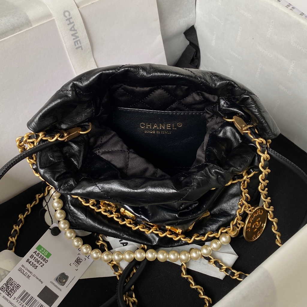 Chanel 22 Mini bag AS3980 Shiny Crumpled Calfskin & Gold-Tone Metal Black