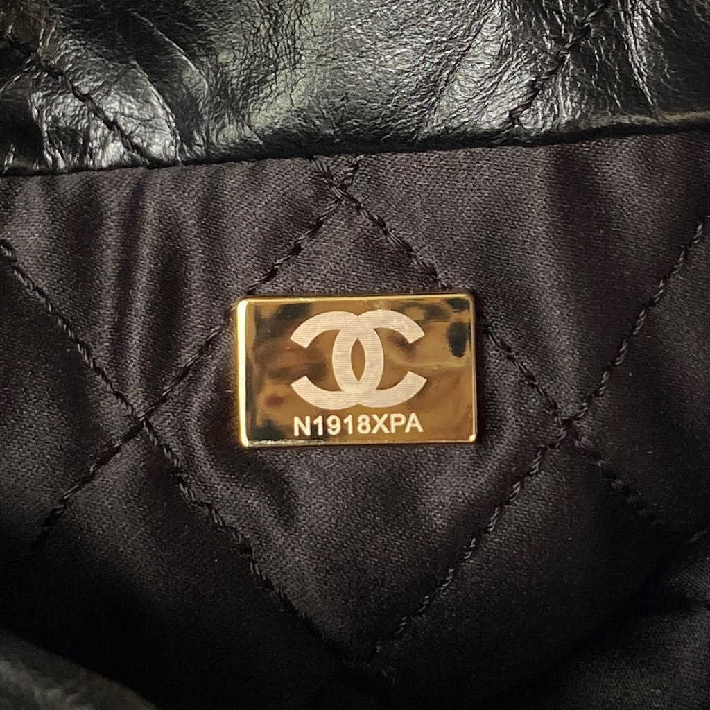 Chanel 22 Mini bag AS3980 Shiny Crumpled Calfskin & Gold-Tone Metal Black