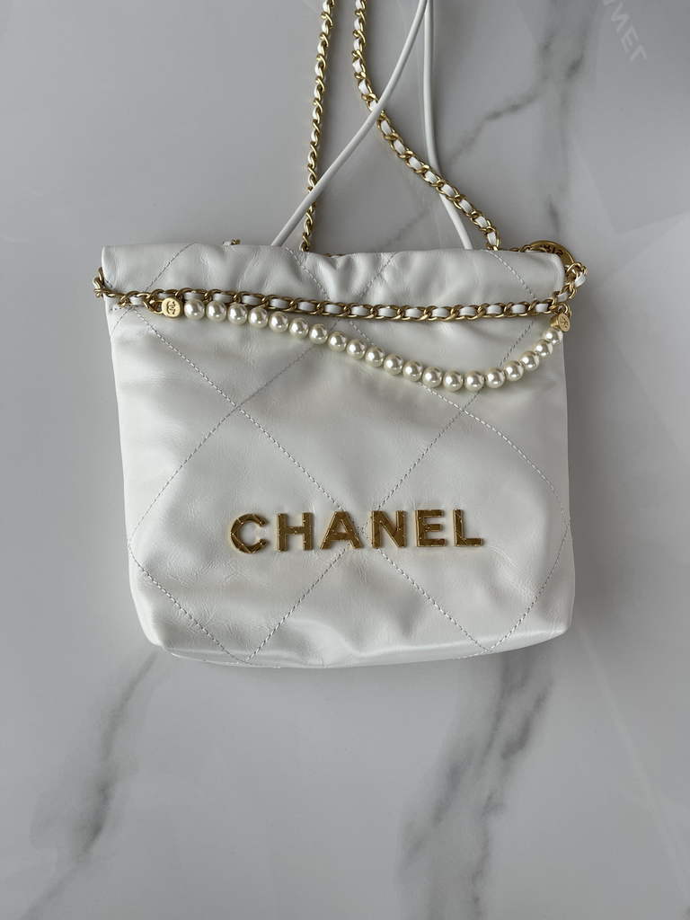 Chanel 22 Mini bag AS3980 Shiny Calfskin Gold-Tone Metal White