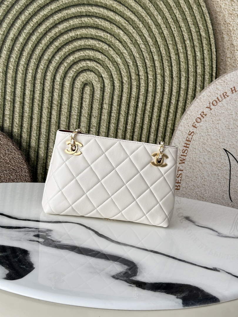 Chanel 22 Small Shopping Bag Lambskin White AS6248