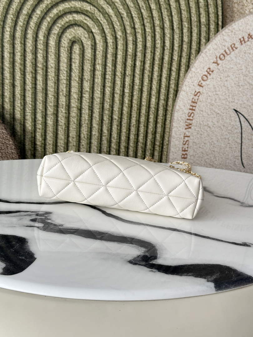 Chanel 22 Small Shopping Bag Lambskin White AS6248