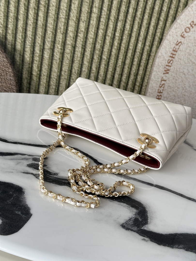Chanel 22 Small Shopping Bag Lambskin White AS6248