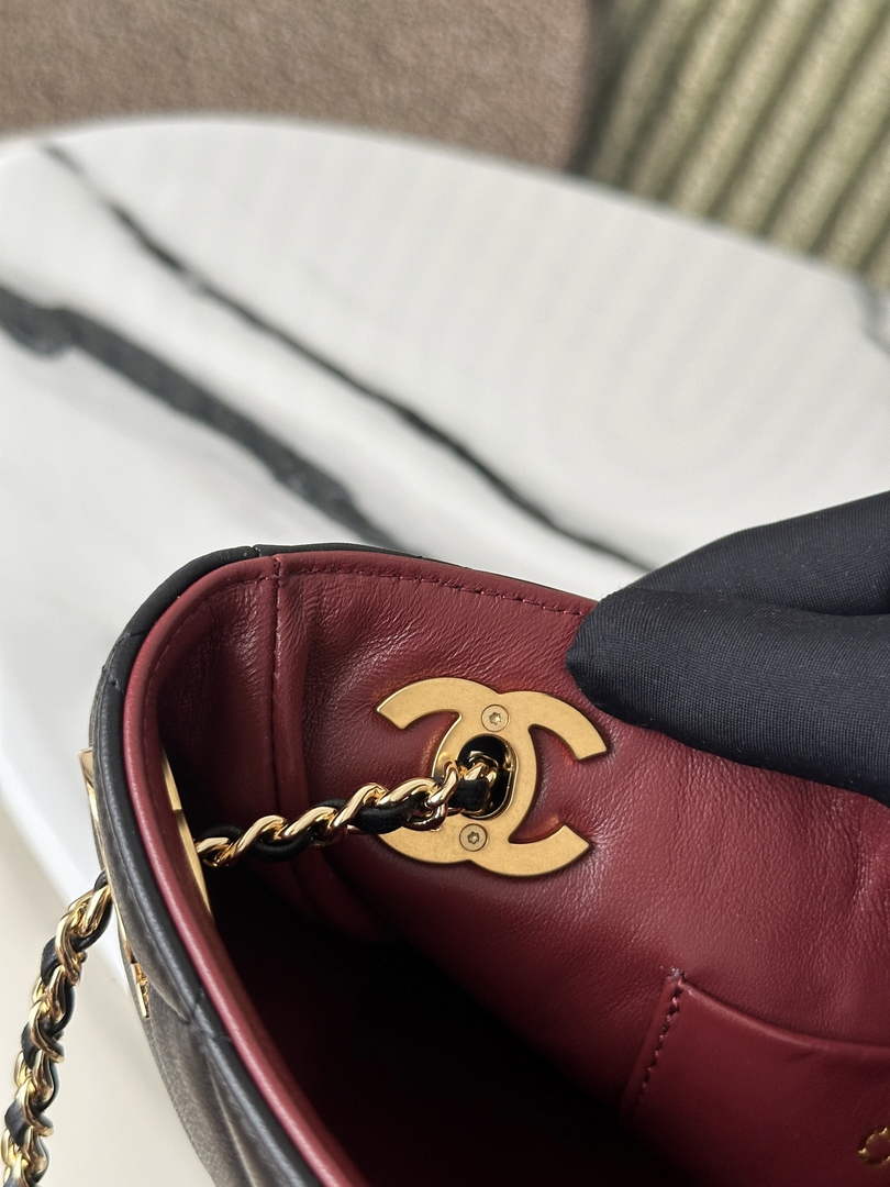 Chanel 22 Small Shopping Bag Lambskin Black AS6248
