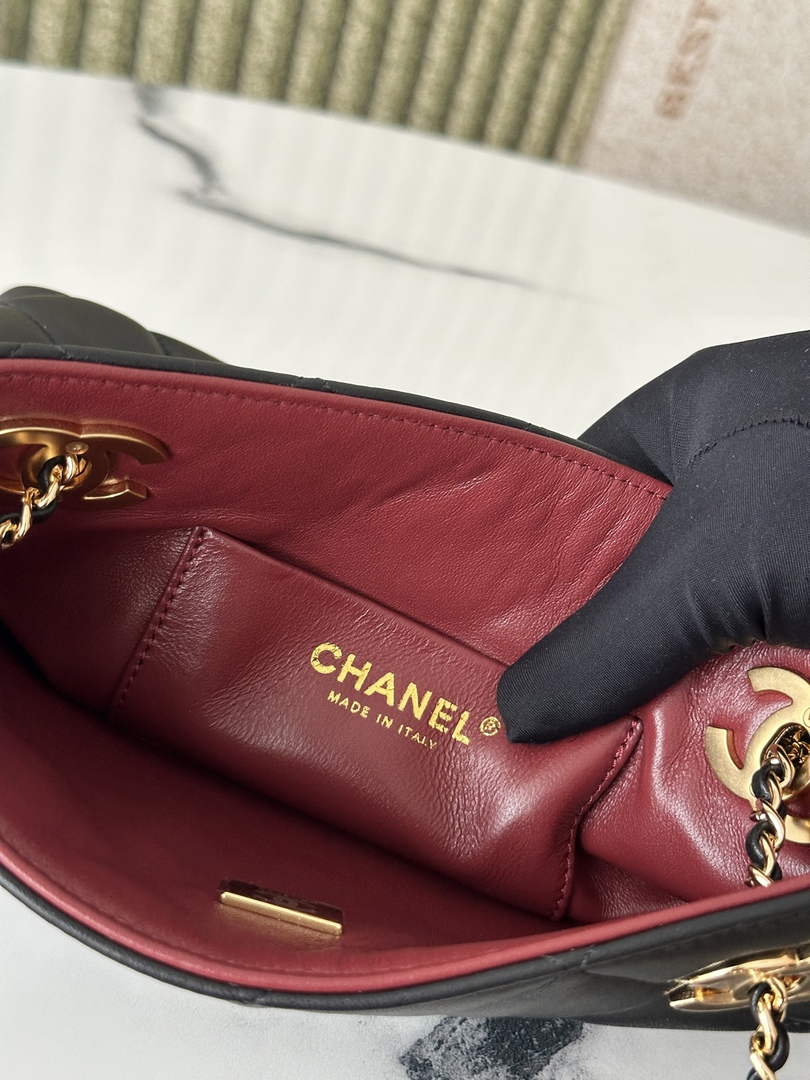Chanel 22 Small Shopping Bag Lambskin Black AS6248