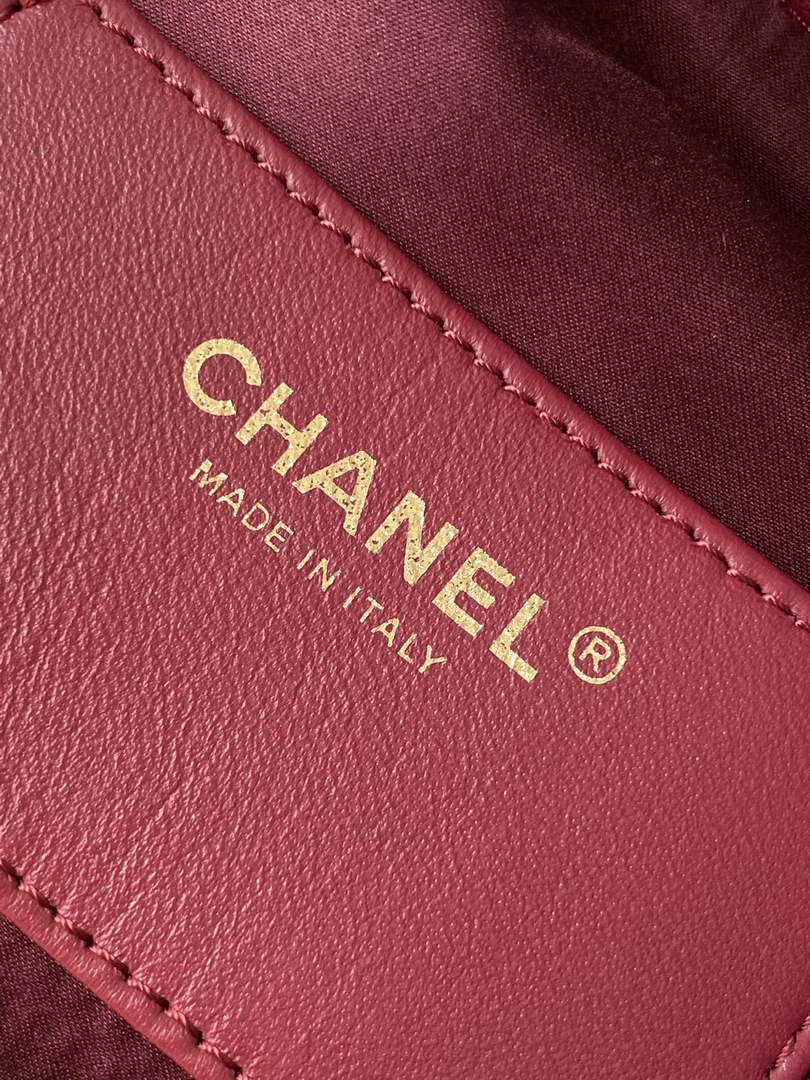 Chanel 25 medium handbag, AS5311 grained calfskin red