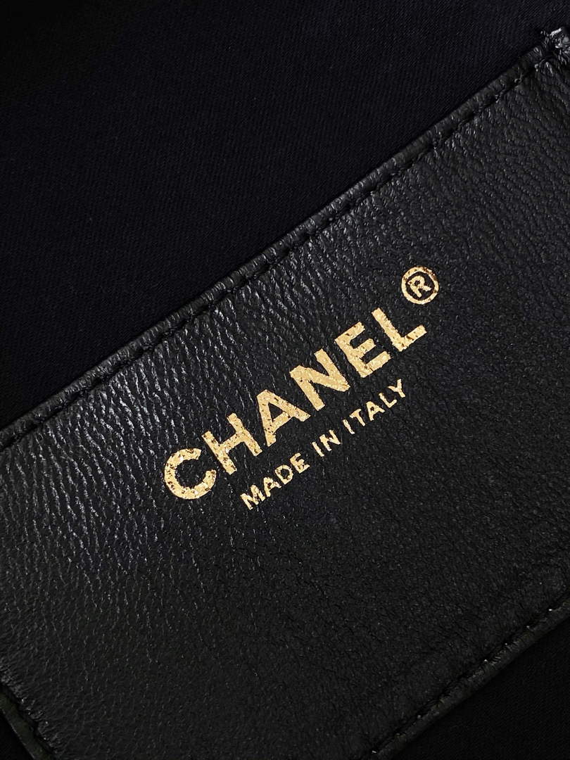 Chanel 25 medium handbag, AS5311 grained calfskin black