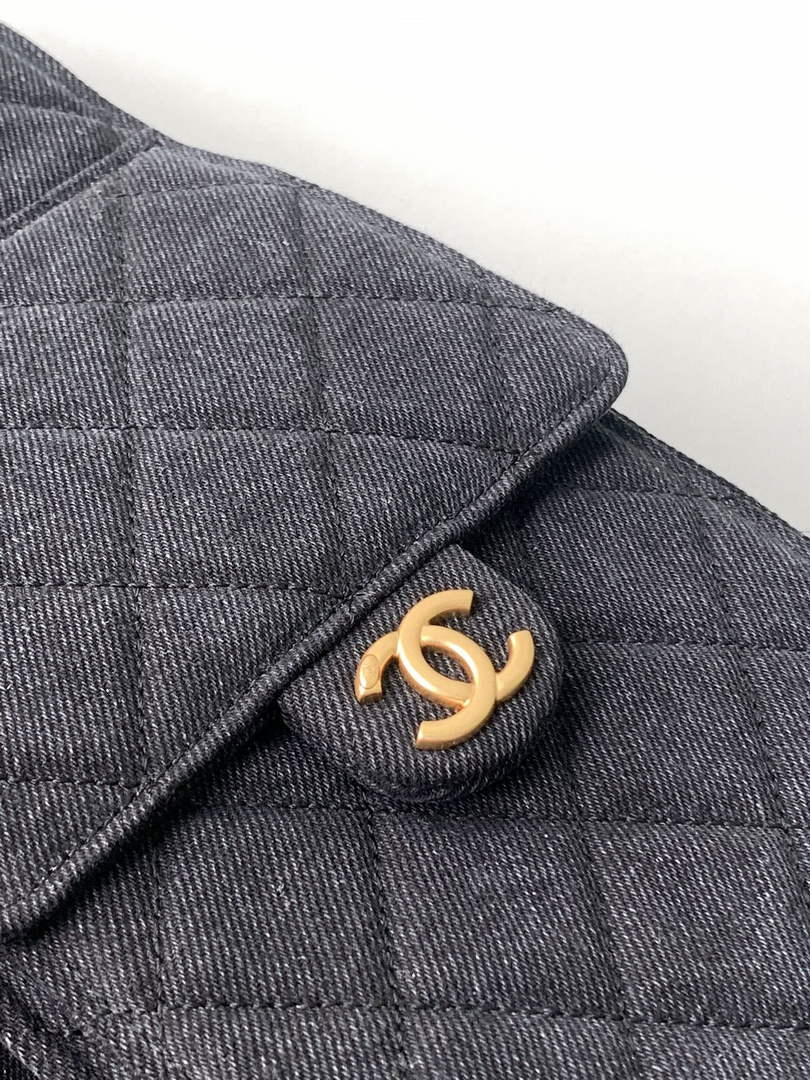Chanel 25 medium handbag, AS5311 washed denim black
