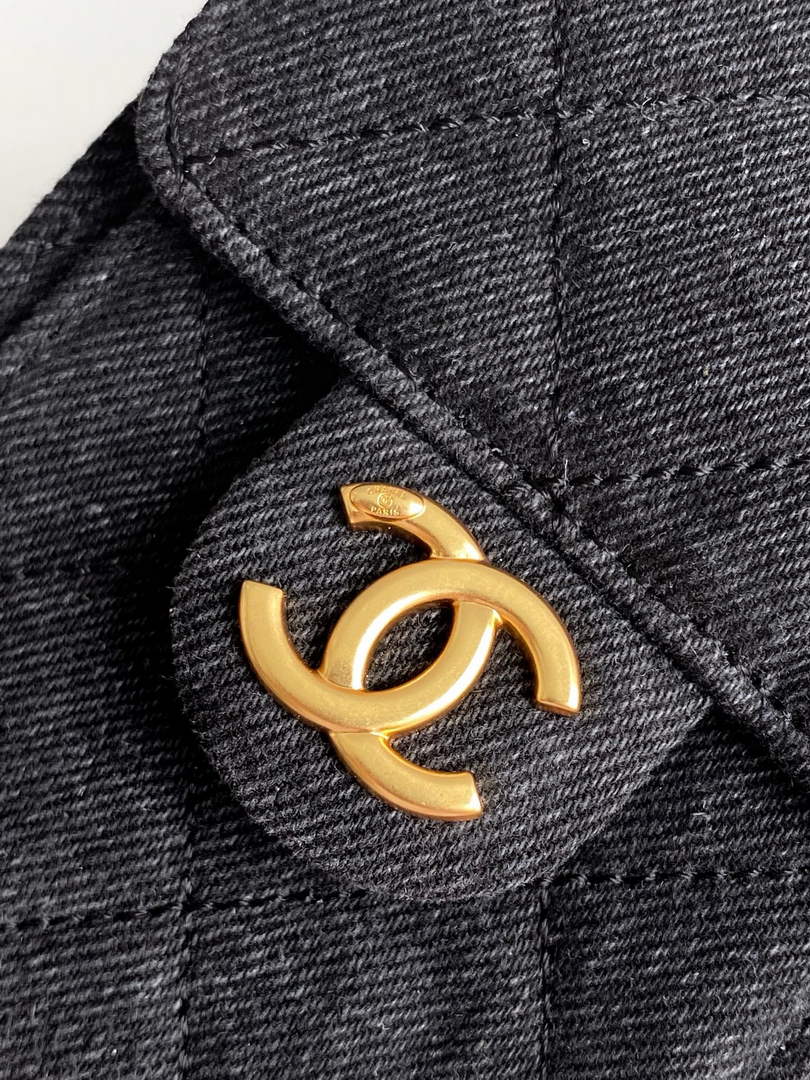Chanel 25 Mini Handbag AS5631 - Black Washed Denim