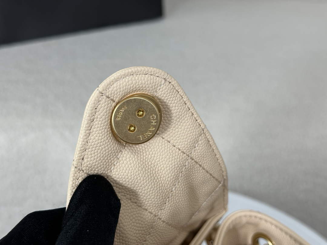Chanel 25 small handbag, AS5293 Grained Calfskin Apricot