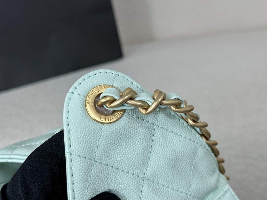 Chanel 25 small handbag, AS5293 Grained Calfskin Green