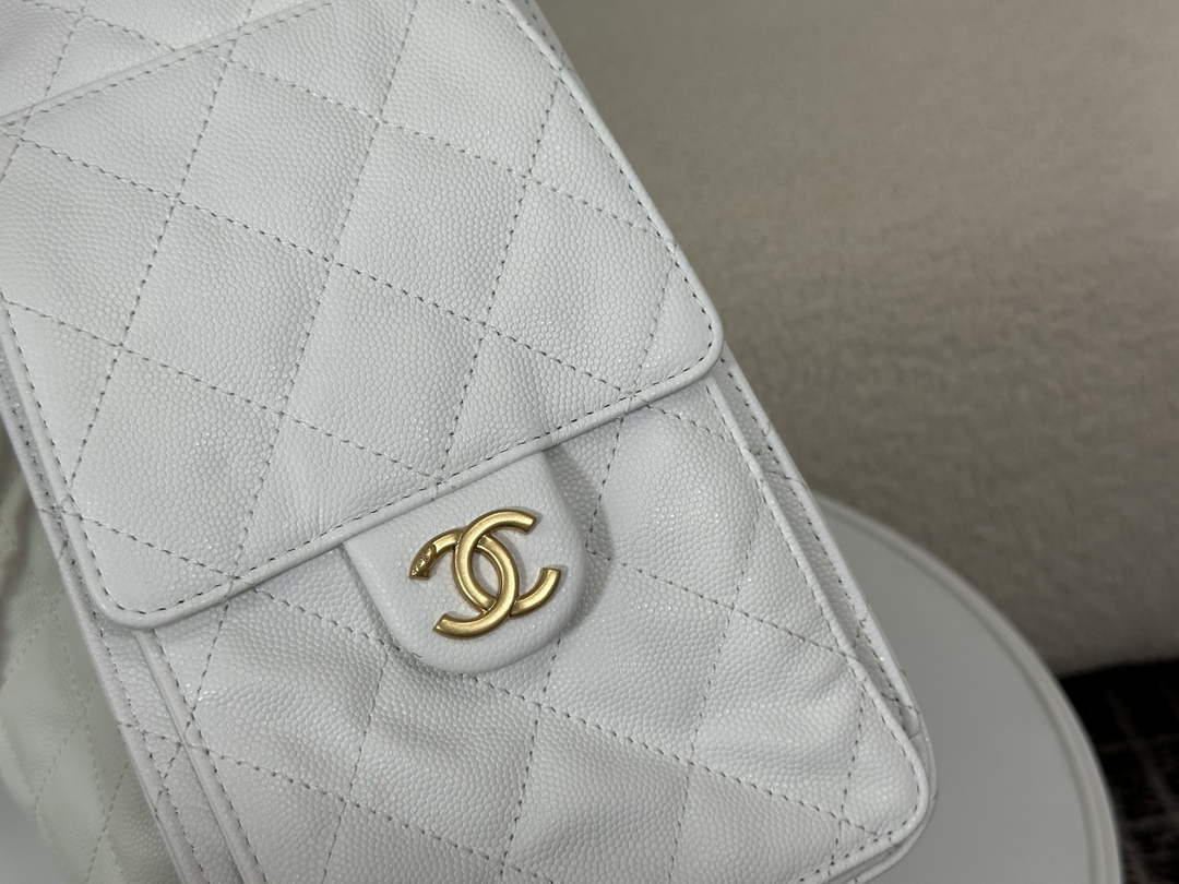 Chanel 25 small handbag, AS5293 Grained Calfskin White