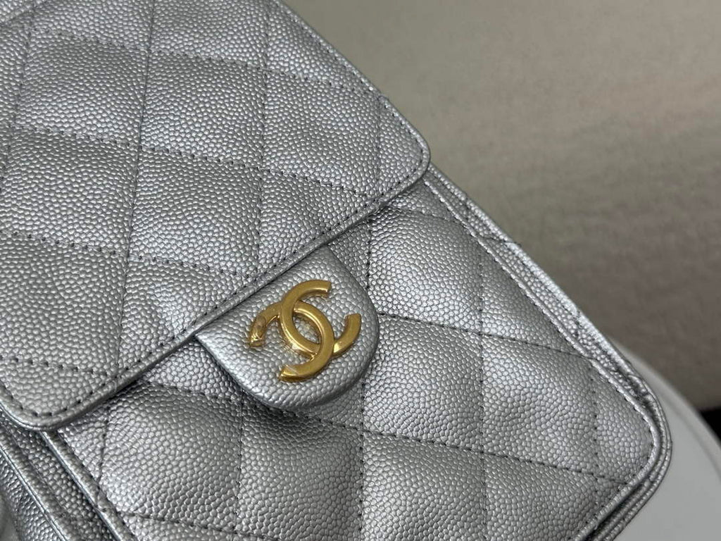 Chanel 25 small handbag, AS5293 Grained Calfskin Silver