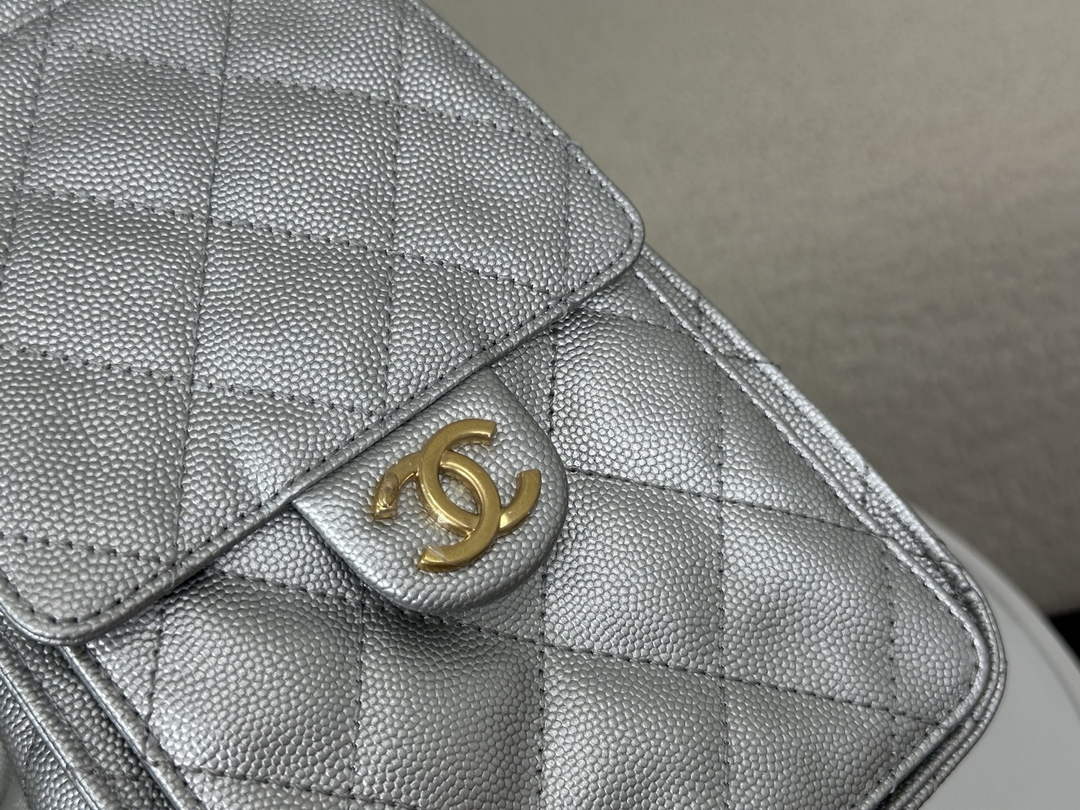 Chanel 25 small handbag, AS5293 Grained Calfskin Silver