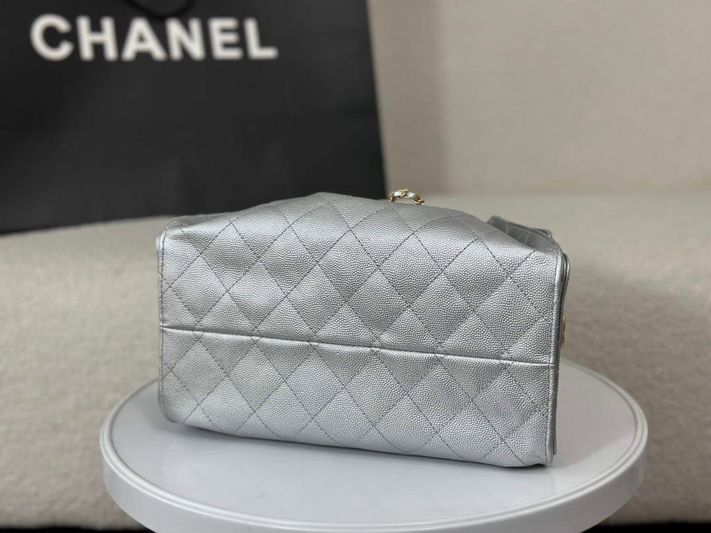 Chanel 25 small handbag, AS5293 Grained Calfskin Silver