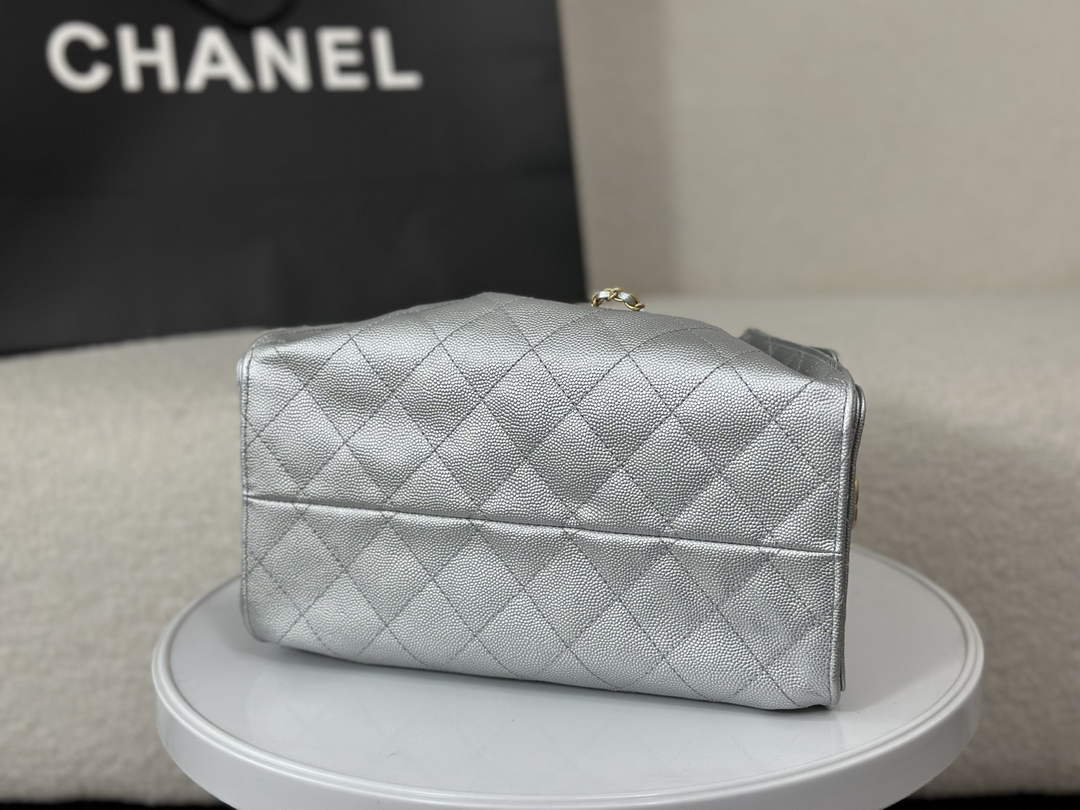 Chanel 25 small handbag, AS5293 Grained Calfskin Silver