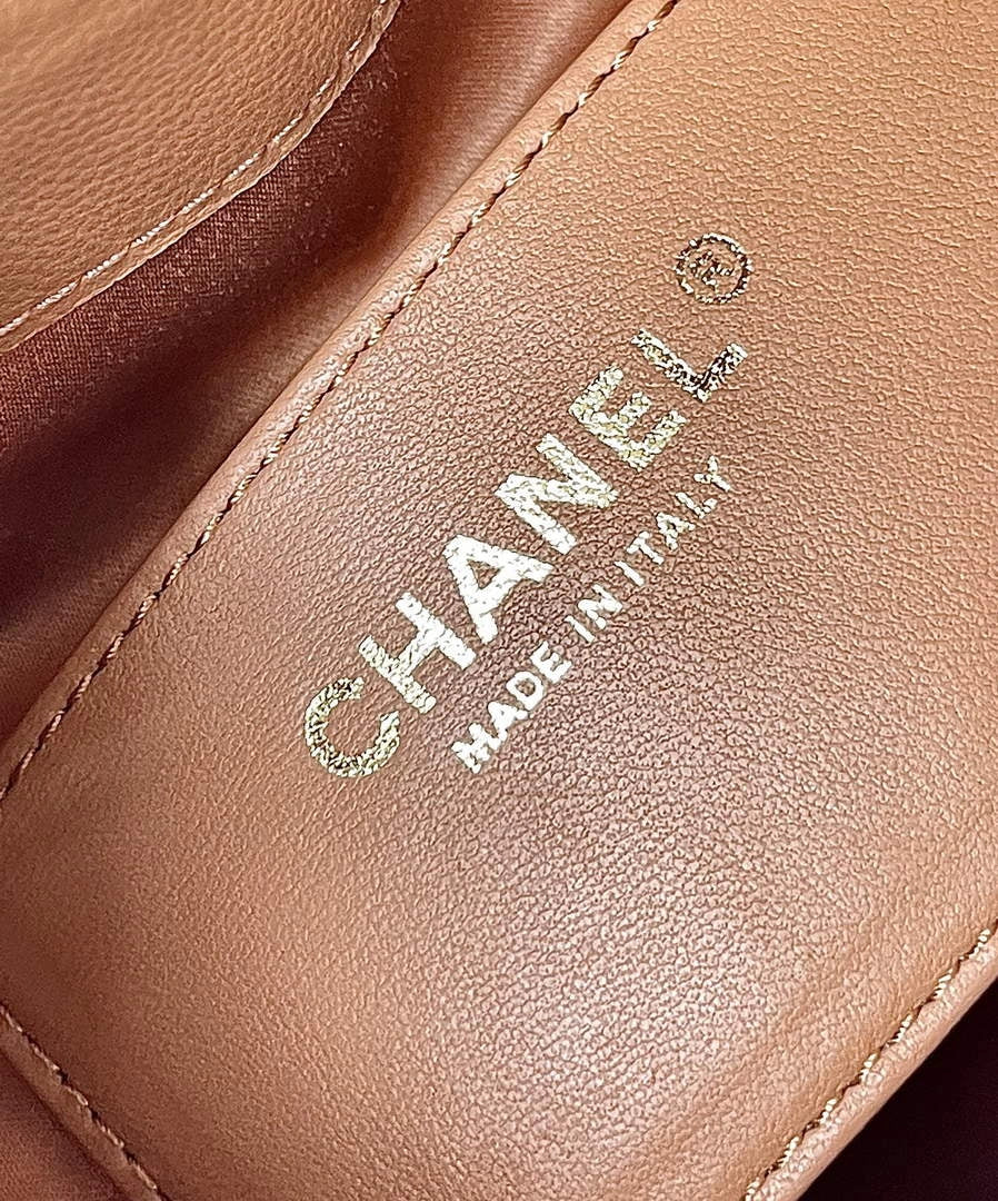 Chanel 25 small handbag, AS5293 Grained Calfskin Apricot