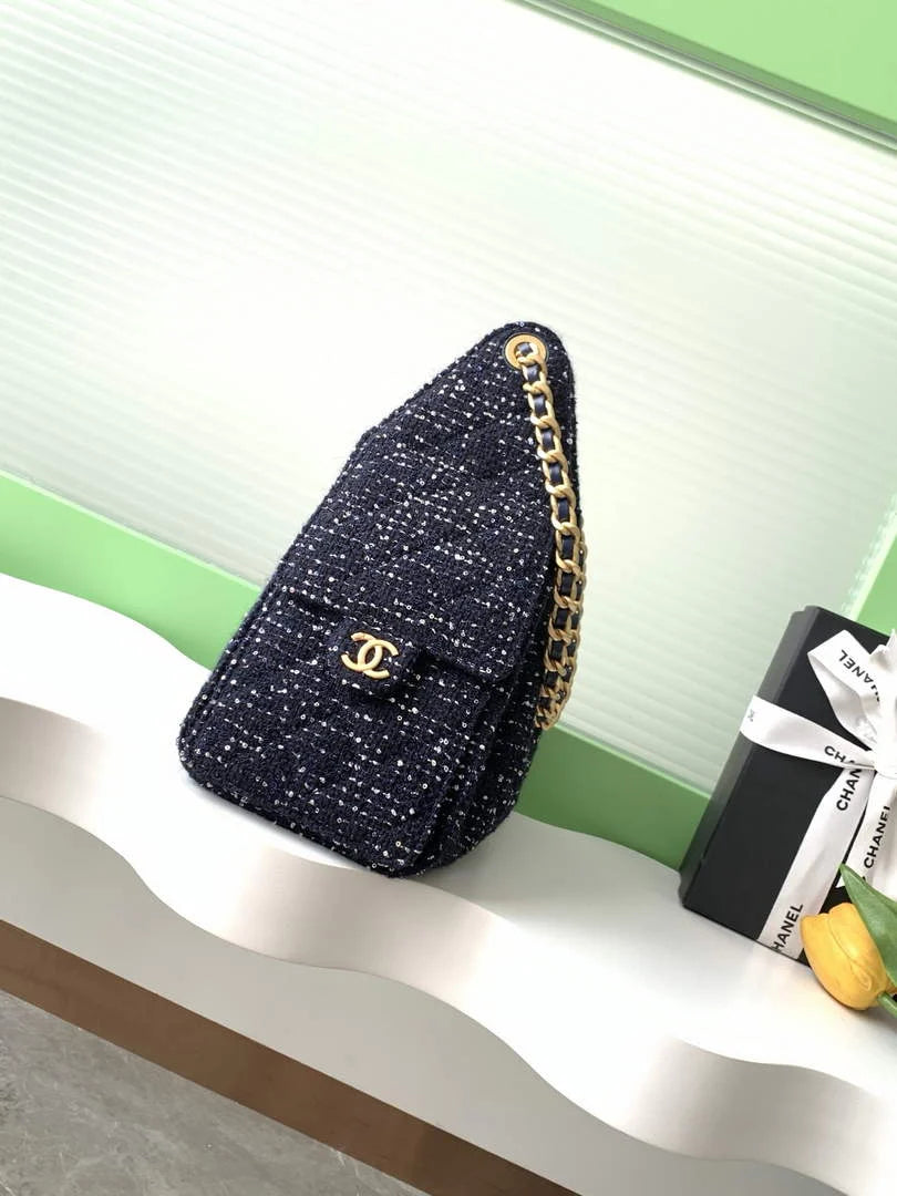 Chanel 25 small handbag, AS5293 Tweed Navy