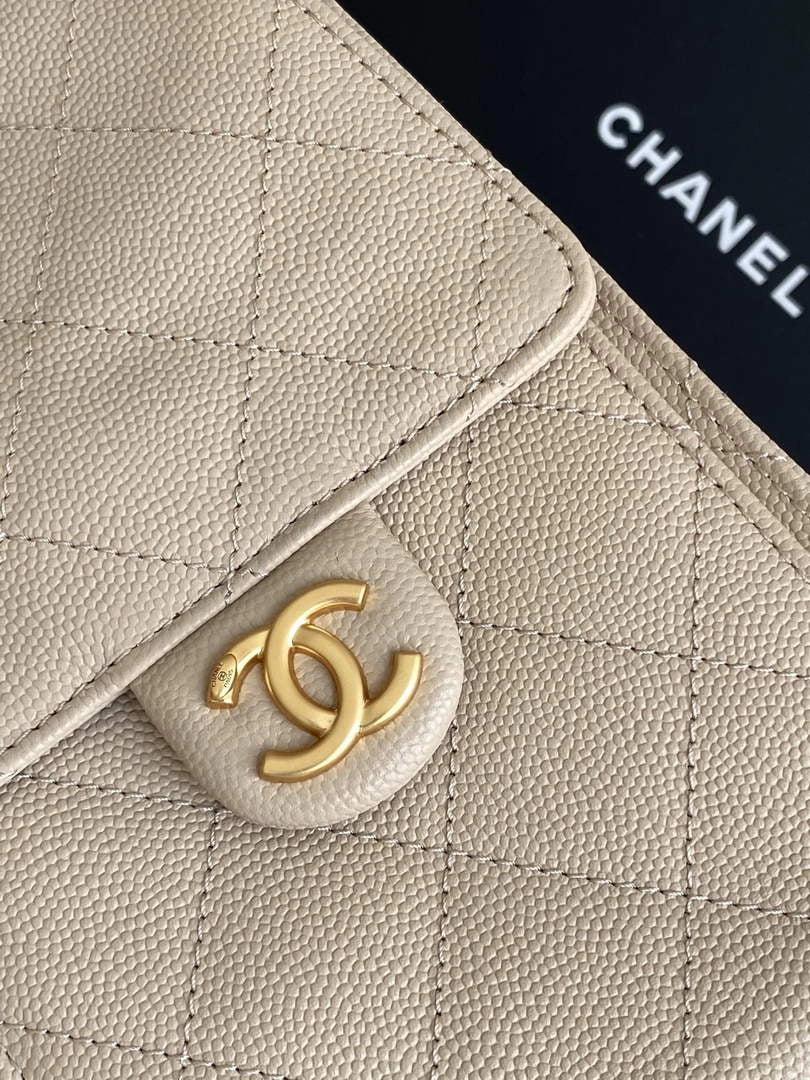 Chanel 25 small handbag, AS5293 Grained Calfskin Apricot