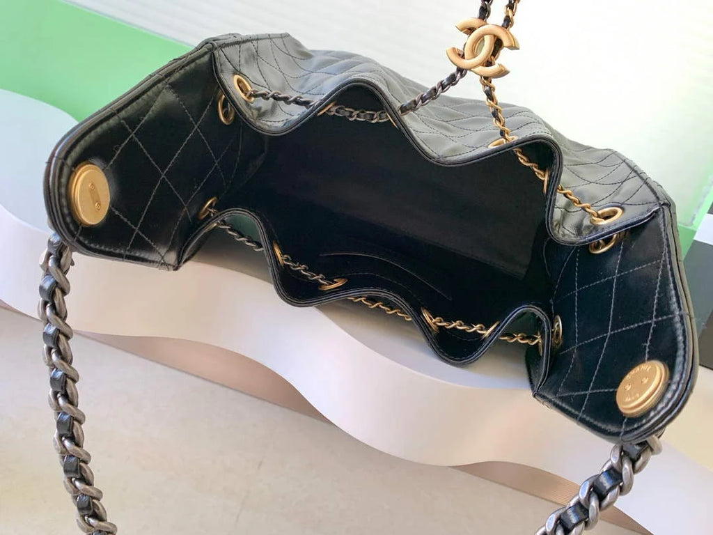 Chanel 25 small handbag, AS5293 Shiny Crumpled Calfskin Black