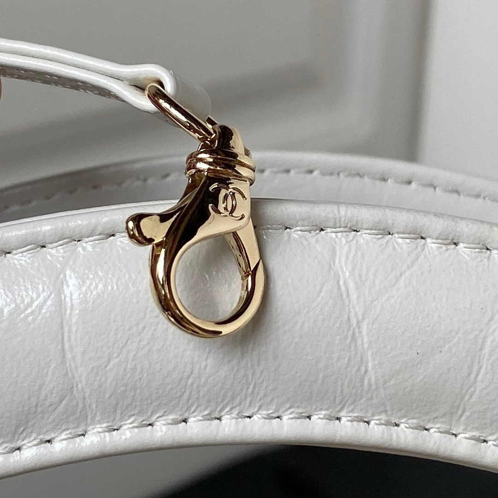 Chanel 31 Large shopping bag AS1010 Shiny Calfskin White