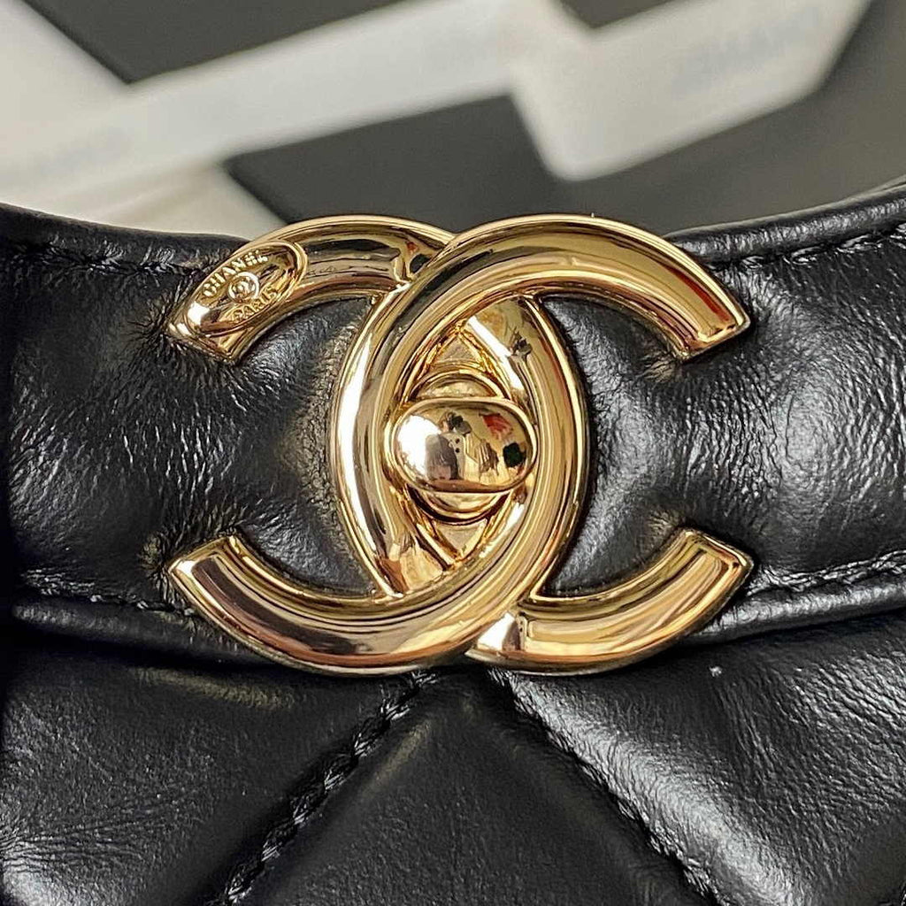 Chanel 31 Large shopping bag AS1010 Shiny Calfskin Black