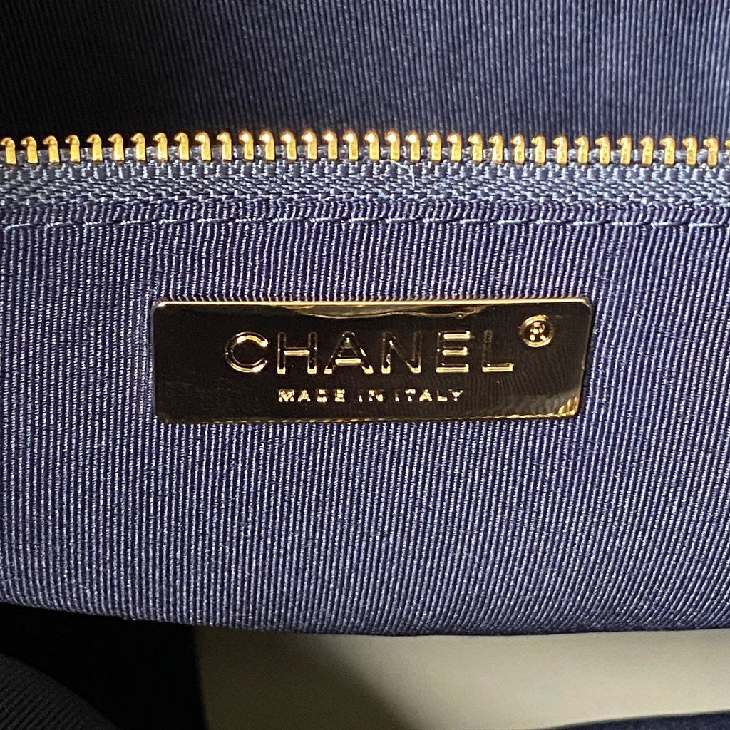 Chanel 31 Large shopping bag AS1010 Shiny Calfskin Navy Blue