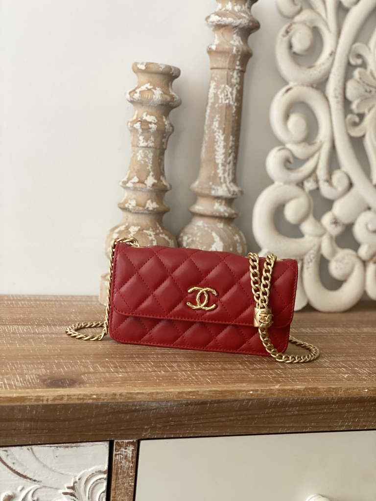 Chanel 81224 Mini Shoulder Bag Lambskin In Red