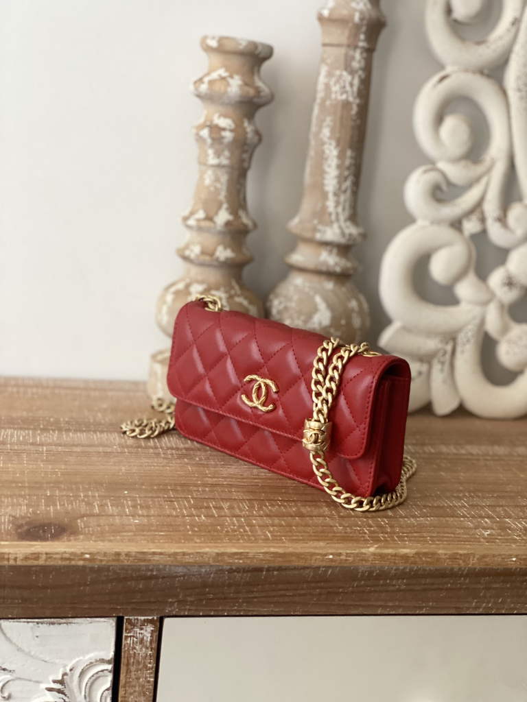 Chanel 81224 Mini Shoulder Bag Lambskin In Red