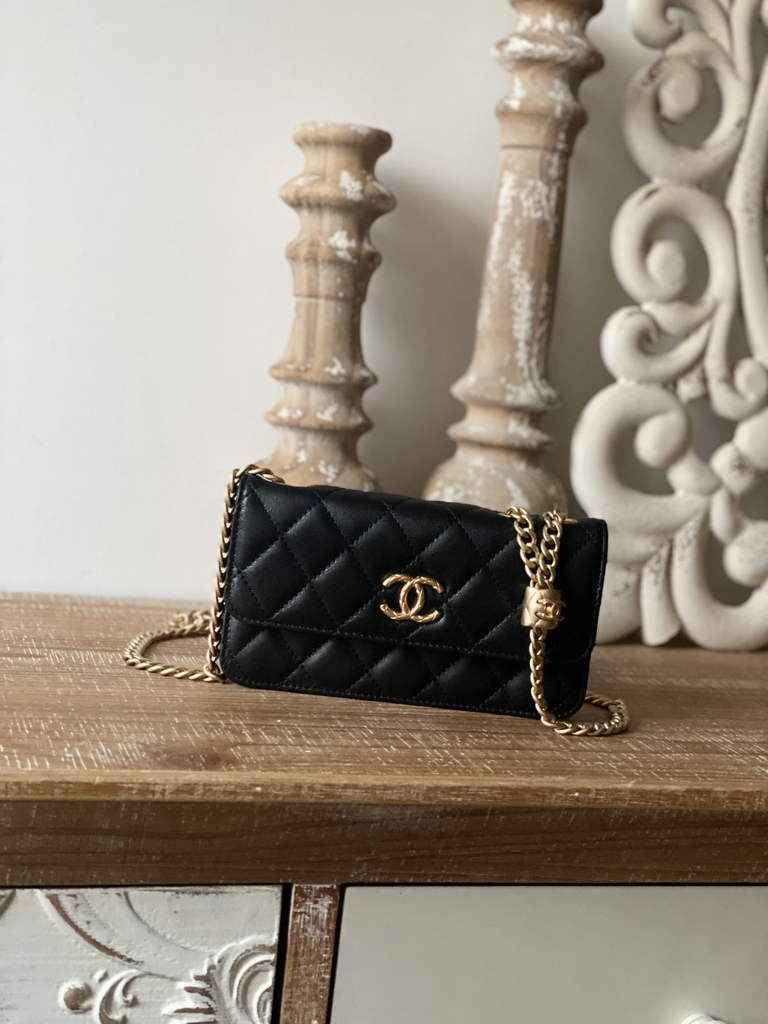 Chanel 81224 Mini Shoulder Bag Lambskin In Black
