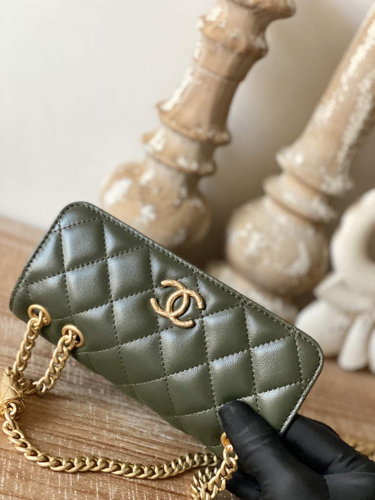 Chanel 81224 Mini Shoulder Bag Lambskin In Green